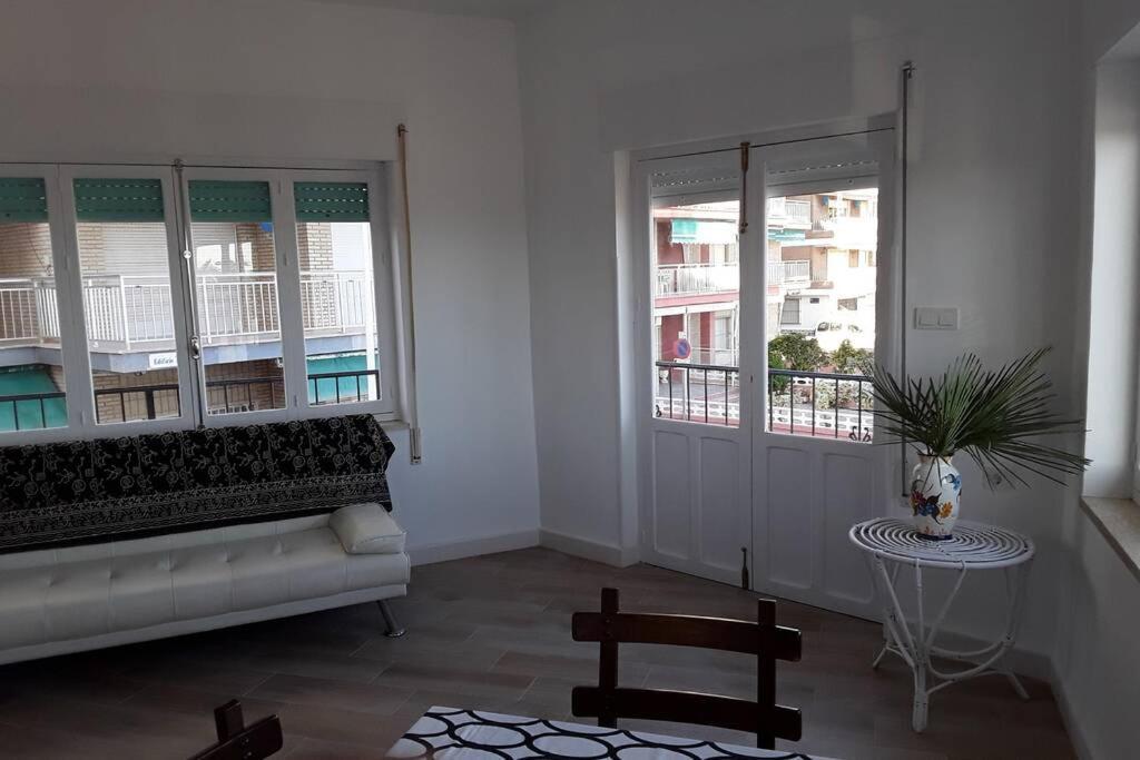 Piso En Primera Linea Con Wifi Y Vistas Al Mar Lo Pagán Esterno foto